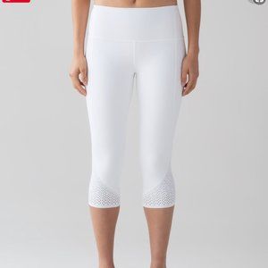 Lululemon Anew crop 21" size 4